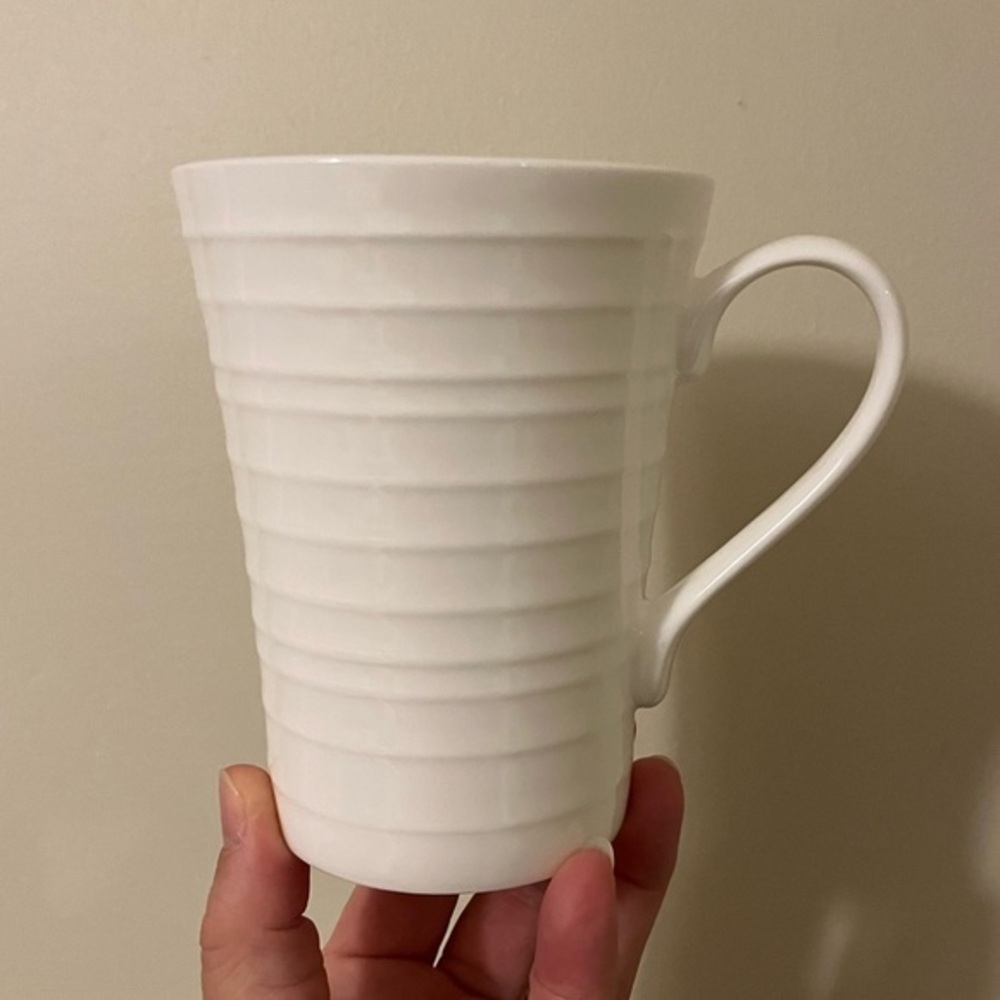 Mikasa Ciara Elegant White Ceramic 10 oz. Mugs Set of Four - Picture 15 of 15